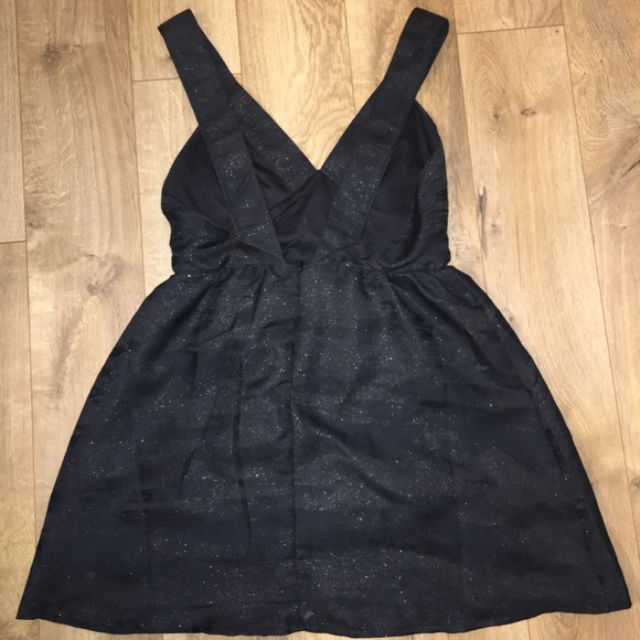 short black dress - Picture 2 of 5